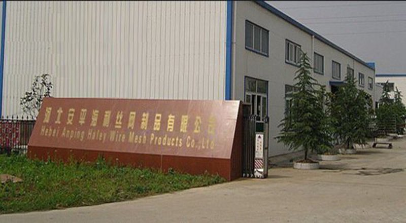 电焊网机器在金属制品行业中的地位越来越重要，那么如何选择合适的设备？